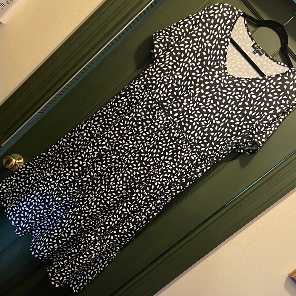 Elegant Black and White Patterned Dress
